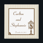 Íman Pássaros do Amor Tan/Brown Wedding Magnet<br><div class="desc">Os ímãs personalizados quadrados de 2"x2" são impressos em alta qualidade e com cores vibrantes. Perfeito para anúncios de bebês, lembretes salvas da data, presentes para familiares e amigos, ou até mesmo anúncios de promocional de excelente para qualquer empresa. Coloque-os na geladeira, armário de arquivos, lavadora de louça ou sua...</div>