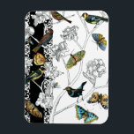 Íman Pássaros e borboletas em um fundo preto e branco<br><div class="desc">A artista Chariklia Zarris é uma pintora e designer talentosa. Ela gosta de pintar pássaros e animais selvagens e esta foto não é exceção. As cores vivas das aves e das borboletas são acentuadas pelos ramos preto e branco no fundo.</div>