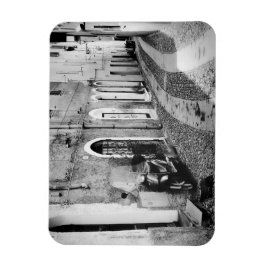 Íman Patinete numa rua em Itália a preto e branco