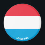 Íman Patriótico de encantamento do pavilhão luxemburguê<br><div class="desc">Magneta Patriótica de Encantamento de Bandeira do Luxemburgo com a bandeira do Luxemburgo exibida por todo o ímã. O nome do país é sutilmente integrado no design na parte inferior. O texto é totalmente personalizável usando o recurso "Personalizar!". Este belo Magnet luxemburguês é o presente na moda para qualquer ocasião....</div>
