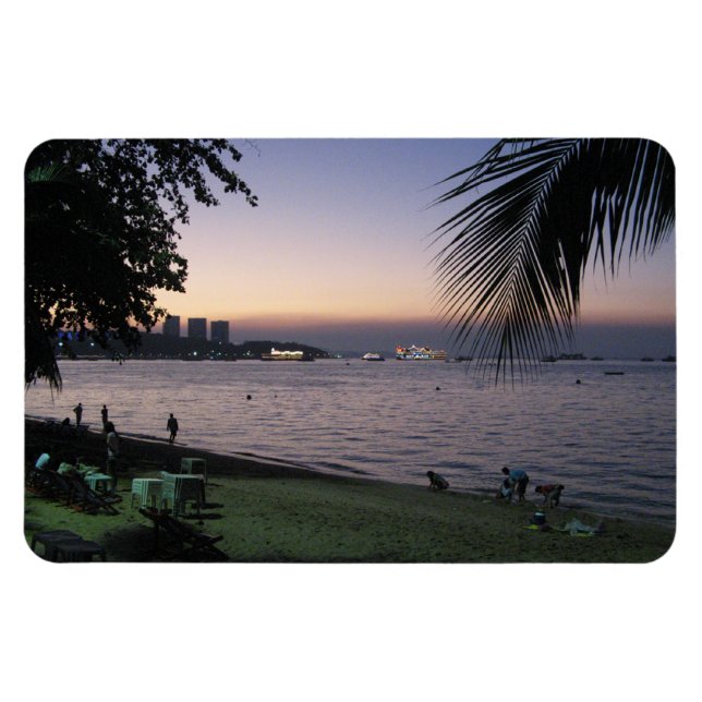 Íman Pattaya Beach Sunset.. Chonburi, Tailândia (Horizontal)