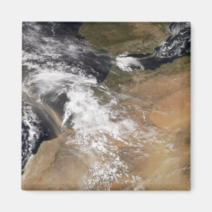 Íman Penas da poeira fora da costa marroquina