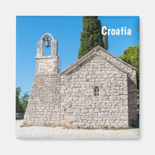 Íman Pequena igreja na colina Marjan perto de Split - C