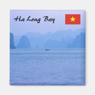 Íman Pequeno navio de pesca em Ha Long Bay - Vietname, 