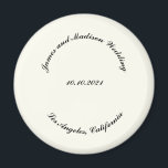 Íman Personalizar Nome, data casamento de marfim preto<br><div class="desc">Personalizar Nome, data letras pretas curvas marfim fundo ímã de casamento, favor, favorece texto personalizado, personaliza-o com seu próprio texto, informações</div>