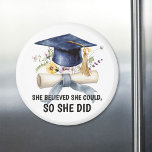 Íman Personalized Inspirational Quote Floral Graduation<br><div class="desc">Introducing our Personalized Inspirational Quote Floral Graduation magnet. Featuring a watercolor illustration and an inspirational quote that can be customized with your your own quote. Suitable as a graduation gift for girls and women.</div>