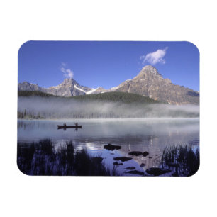 Íman Pescadores em canoa no Lago Waterfowl, Banff