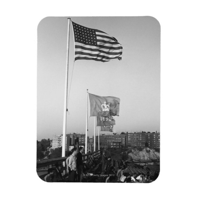 Íman Pessoas em caçadores furtivos (Vertical)