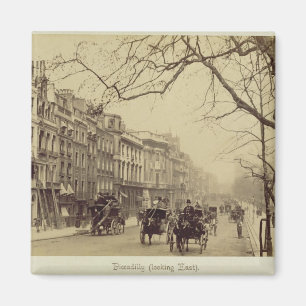Íman Piccadilly que enfrenta o leste, (foto do sepia)