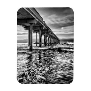 Íman Pier em preto e branco ao amanhecer, Califórnia