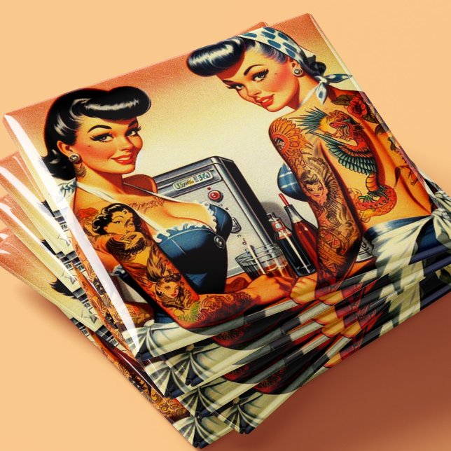 Íman Pin-ups Vintage Tatuadas (Criador carregado)