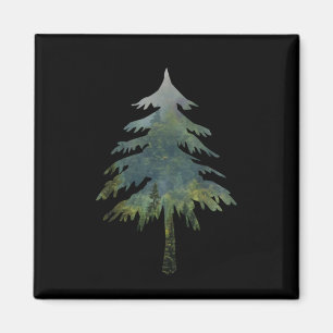 Íman Pinheiros na floresta selvagem