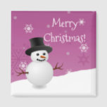 Íman Pink Snowman Winter Scenery Christmas Magnet<br><div class="desc">Adicione um toque festivo à sua cozinha nesta temporada de festas com um Snowman Cinzento de inverno Snowman cinzento e branco. O design do ímã apresenta um boneco de neve feliz em uma cena de vento de neve contra um fundo rosa adornado com flocos de neve de cor correspondente. Itens...</div>