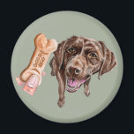 Íman Pintor de Cachorro de Chocolate Elegante<br><div class="desc">Este é um desenho a lápis e uma pintura a aquarela de um labrador de chocolate. Você também pode ver uma mão segurando um biscoito de cachorro que diz "BOM DOG" nela.</div>
