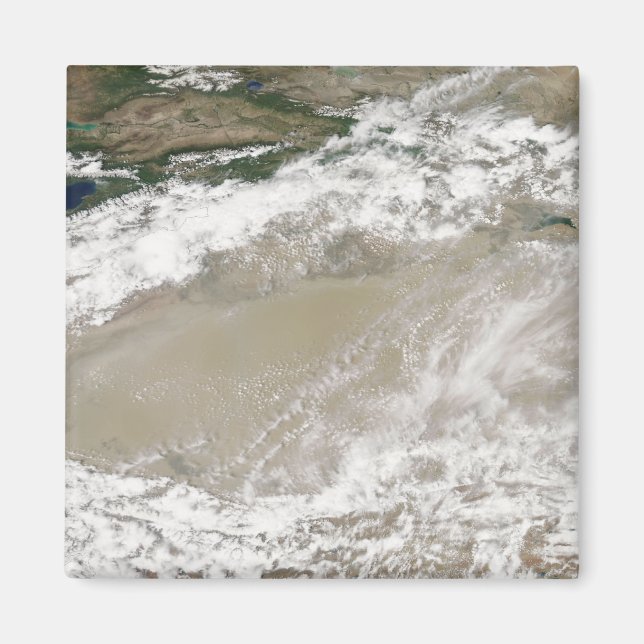 Íman Poeira e nuvens pairando sobre as Des Taklimakan (Frente)