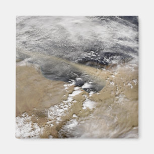 Íman Poeira sopra ao largo da costa da Líbia