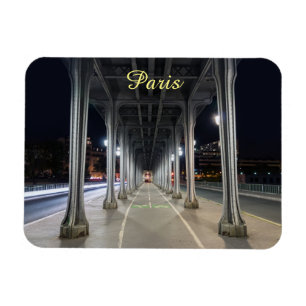 Íman Pont de Bir-Hakeim à noite - Paris, França