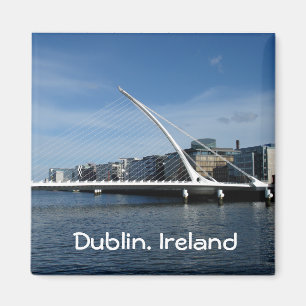 Íman Ponte sobre o ímã do rio de Dublin Ireland