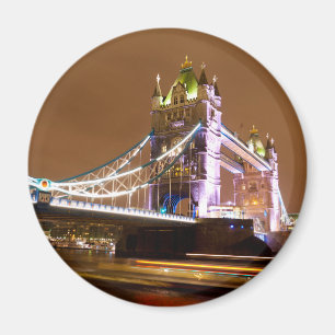 Íman Ponte Torre de Londres à noite
