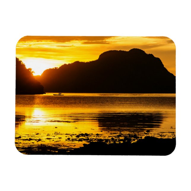 Íman Pôr do sol dourado sobre a baía (Horizontal)