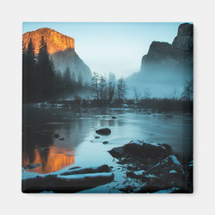 Íman Por do sol enevoado em Yosemite
