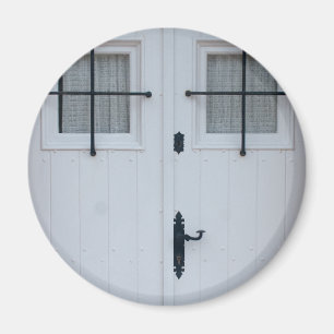 Íman Porta De Madeira Branca Com Ferro Em Forra Preta