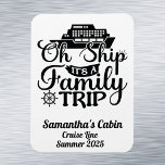 Íman Porta Do Navio De Viagem De Cruzeiro Da Família<br><div class="desc">Este design pode ser personalizado na área fornecida pela alteração da foto e/ou do texto. Ou pode ser personalizado clicando em Personalizar este Modelo e, em seguida, escolhendo o clique para personalizar mais a opção e excluir ou alterar a cor do plano de fundo, adicionar texto, alterar a cor ou...</div>