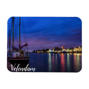Íman Porto iluminado de Volendam à noite