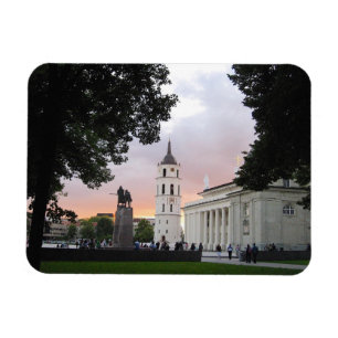 Íman Praça da Catedral em Vilnius, LITUÂNIA.