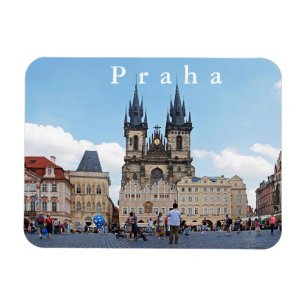 Íman Praga. Praça da cidade e igreja velhas de Tyn