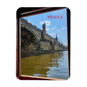 Íman Prague Charles Bridge enquadrou o ímã de visão