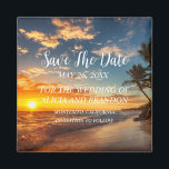 Íman Praia Casamentos Tropicais de Areia Ondas Modernas<br><div class="desc">Tropical,  praia,  simples,  ondas,  destino,  palmeiras,  casamento elegante e moderno,  Imã salve a data. Você pode personalizá-lo com seus detalhes.</div>