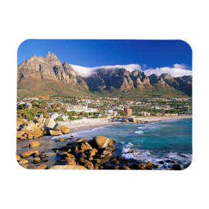 Íman Praia de Camps Bay e a cordilheira dos Doze Apósto