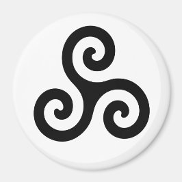 Íman Preto Céltico Triplo Espiral Triskele em Branco