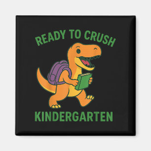 Íman Pronto Para Esmagar O Dinossauro Do Jardim De Infâ