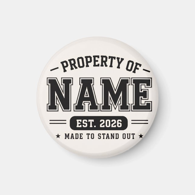 Íman Propriedade Personalizada do Nome – Estilo Varsity (Frente)