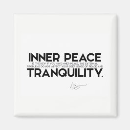 Íman QUOTAS: Dalai Lama - A paz interna é a chave