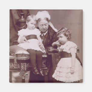 Íman Rainha Victoria (1819-1901) com seus netos,