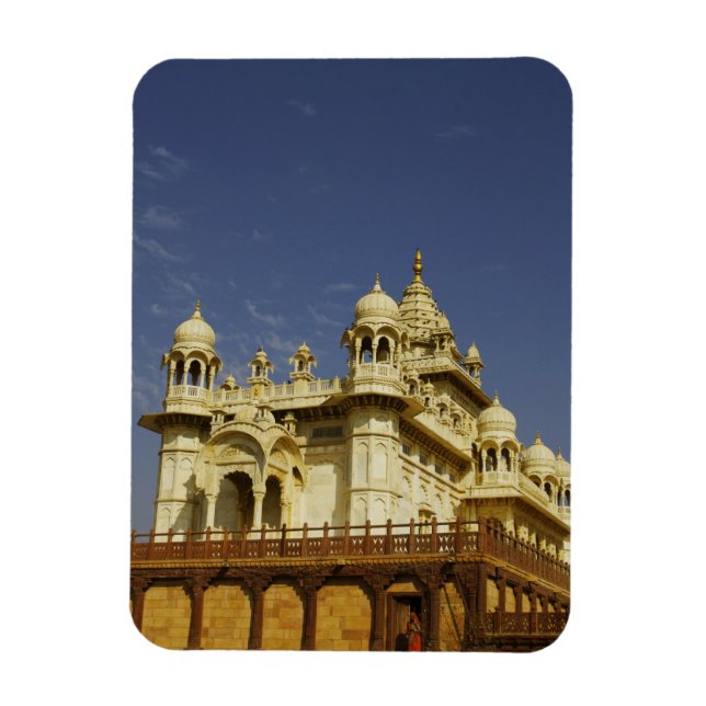 Íman Rajasthan, Índia Uma mulher em pé e aciente (Vertical)