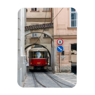 Íman Red tramway na antiga cidade de Praga - República 
