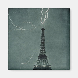 Íman Relâmpago em choque com a Torre Eiffel