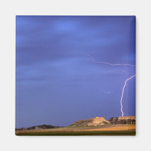 Íman Relâmpagos atingem montes perto de Scottsbluff