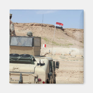 Íman Relógios de um instrutor como um soldado iraquian