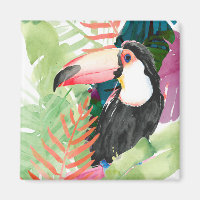 Retrato tucano com folhas tropicais
