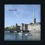 Íman Rio Limmat em Zürich<br><div class="desc">Zürich,  Suiça. Uma vista do rio Limmat. Foto de Jarkko Inkovaara.</div>