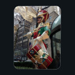 Íman Rockefeller Center Drummer Boy Natal Nova Iorque<br><div class="desc">Apresenta uma fotografia a cores original de uma estátua "Little Drummer Boy", adorando o Rockefeller Center para a época de Natal. Fotografado em Manhattan, Nova Iorque. Muitas outras fotografias da NYC e da natureza também estão disponíveis neste compro. Não vê exatamente o que está procurando? Entre em contato com Rebecca...</div>