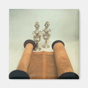 Íman Rolo de Torah com os finials de prata da coroa