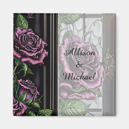 Íman Rosas roxas junto à janela - estilo gótico