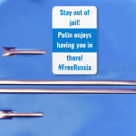 Íman Rússia - Fique fora da prisão - Inglês - BrancoAzu<br><div class="desc">Muitos no movimento pró-democracia russo adotaram a bandeira "branca azul branca" para mostrar sua oposição à ditadura. Alguns do movimento da oposição acreditam erroneamente que se você for para a prisão e sofrer o suficiente nas mãos de opressores, eles desaparecerão magicamente. A mensagem neste chapéu é para aqueles que acreditam...</div>