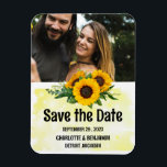 Íman Rustic Sunflower Weding Save the Date Photo<br><div class="desc">Casamento Rústico de Girassol Salve o Magneta de Foto Data é um design único perfeito para seus convidados para o tema do casamento como rústico, girassol, primavera de verão ou botânico e jardim. Ele apresenta fundo de madeira, modelo para fotografia e texto. Clique no botão personalizar para personalizá-lo com seu...</div>